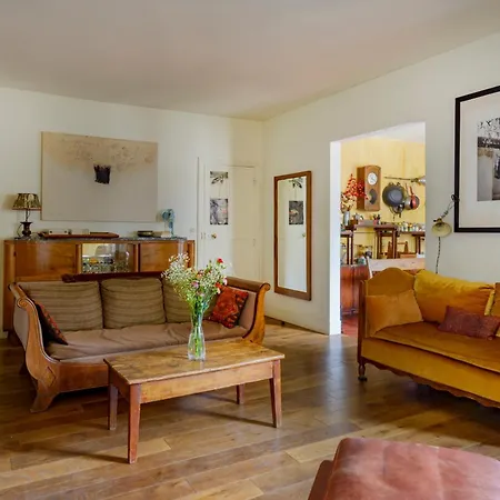 Marais Keller Apartment