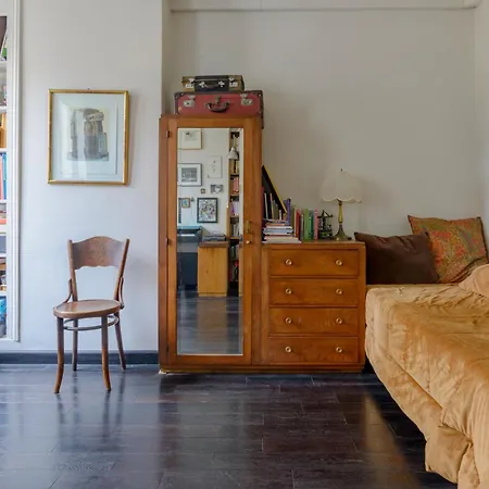Marais Keller Apartment