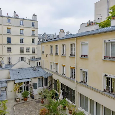 Marais Keller Apartment Paris