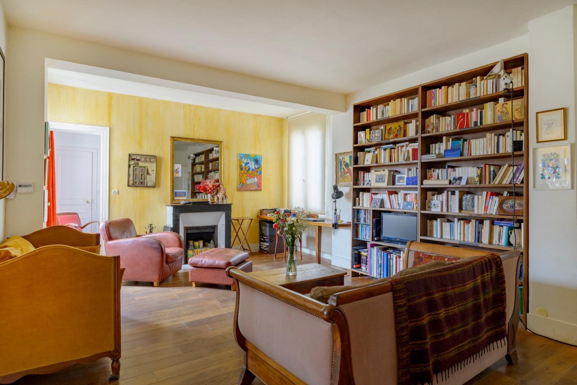 Apartment Marais Keller *